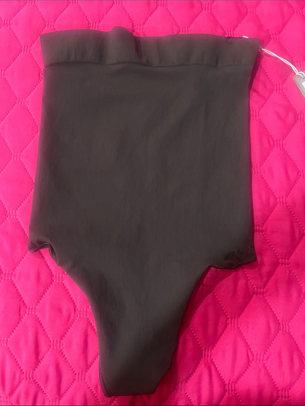 SKIMS Everyday Sculpt High Waist Thong Shapewear in Cocoa. NWT